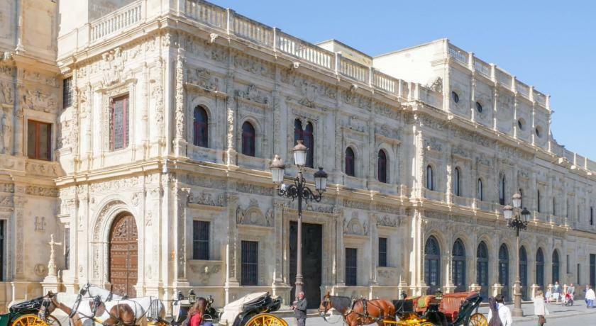 Sevilla Butterfly Suites Экстерьер фото